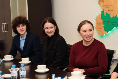 Действовать, а не сетовать на сложности — мне очень близка эта позиция самой. Рада, когда встречаюсь с единомышленниками.